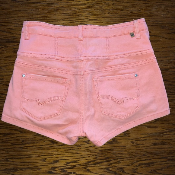 Almost Famous High Waisted Shorts - Picture 2 of 2